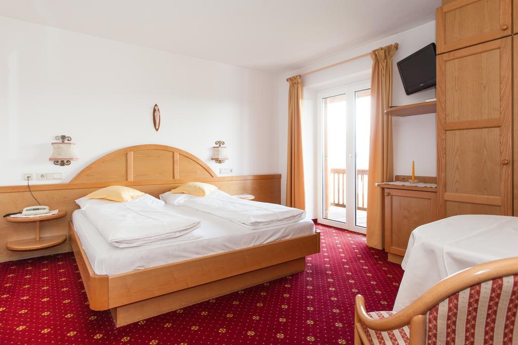 Hotel Lichtenstern Soprabolzano Luaran gambar